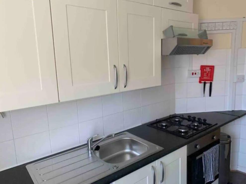 Aplacetostay Apartment, Zone 1 Cam Homestay London