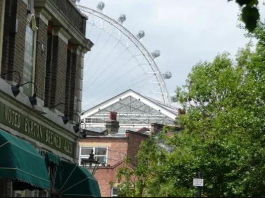Aplacetostay Apartment, Zone 1 Cam * Londra